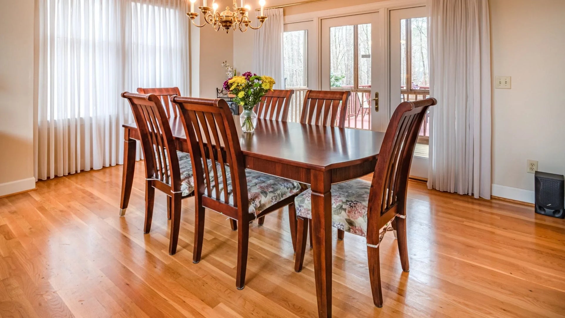3 Dining Room Table Trends For This Fall - Woodcraft Furniture