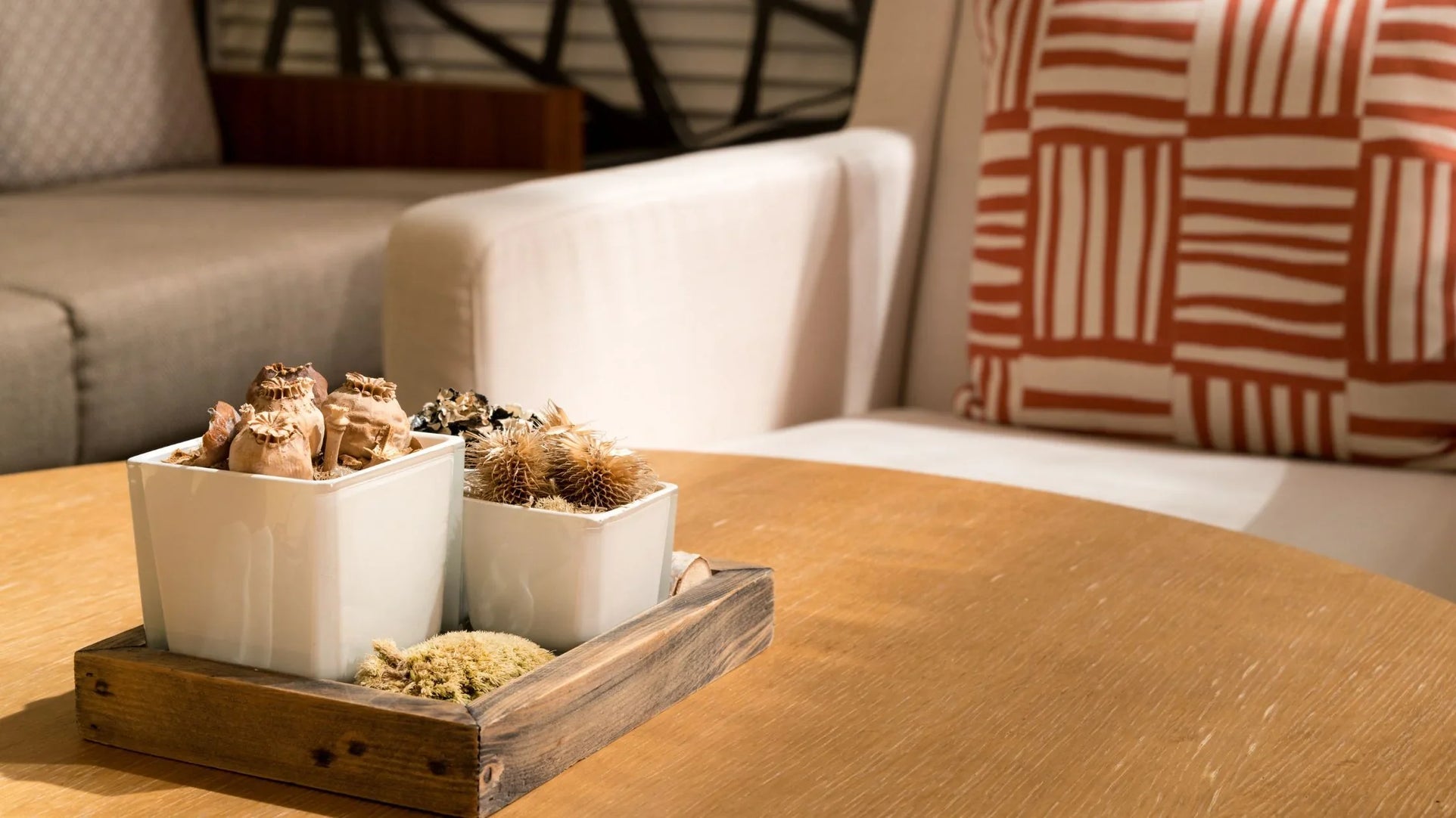 COFFEE TABLE VS CONSOLE TABLE WHAT’S THE DIFFERENCE - Woodcraft Furniture